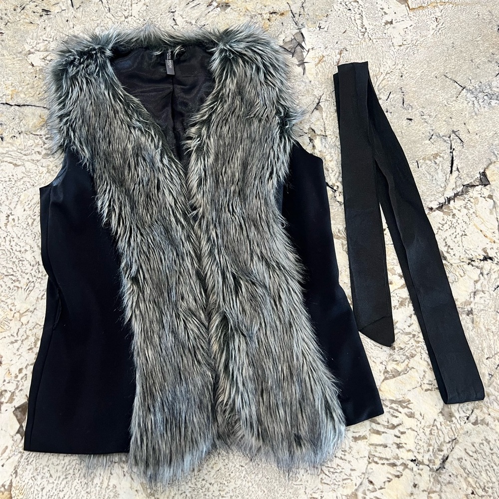 Women’s Small Faux fur vest